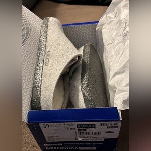 BNWT Birkenstock slippers 39 narrow
